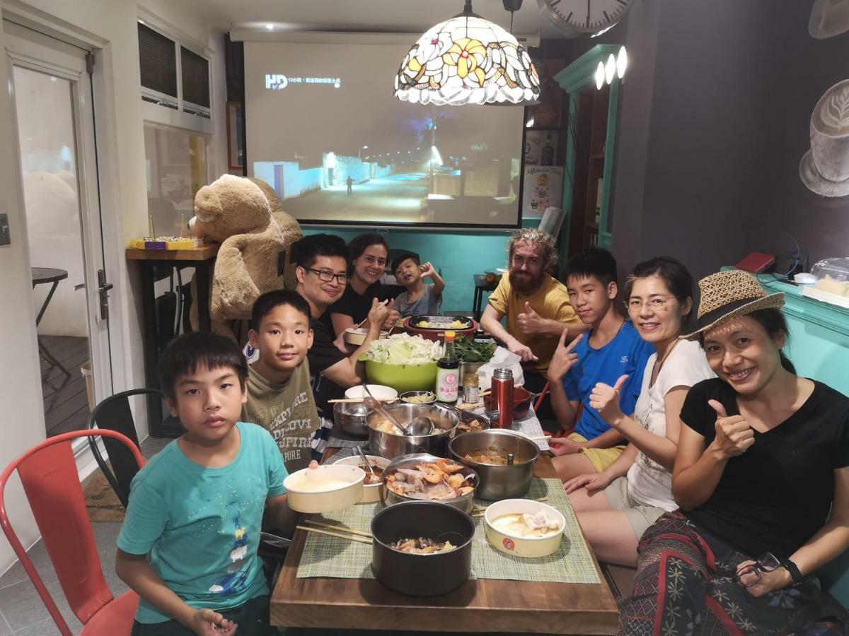 Ostello Mydeer Backpacker Tainan Esterno foto
