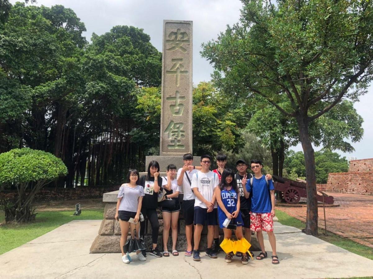 Ostello Mydeer Backpacker Tainan Esterno foto