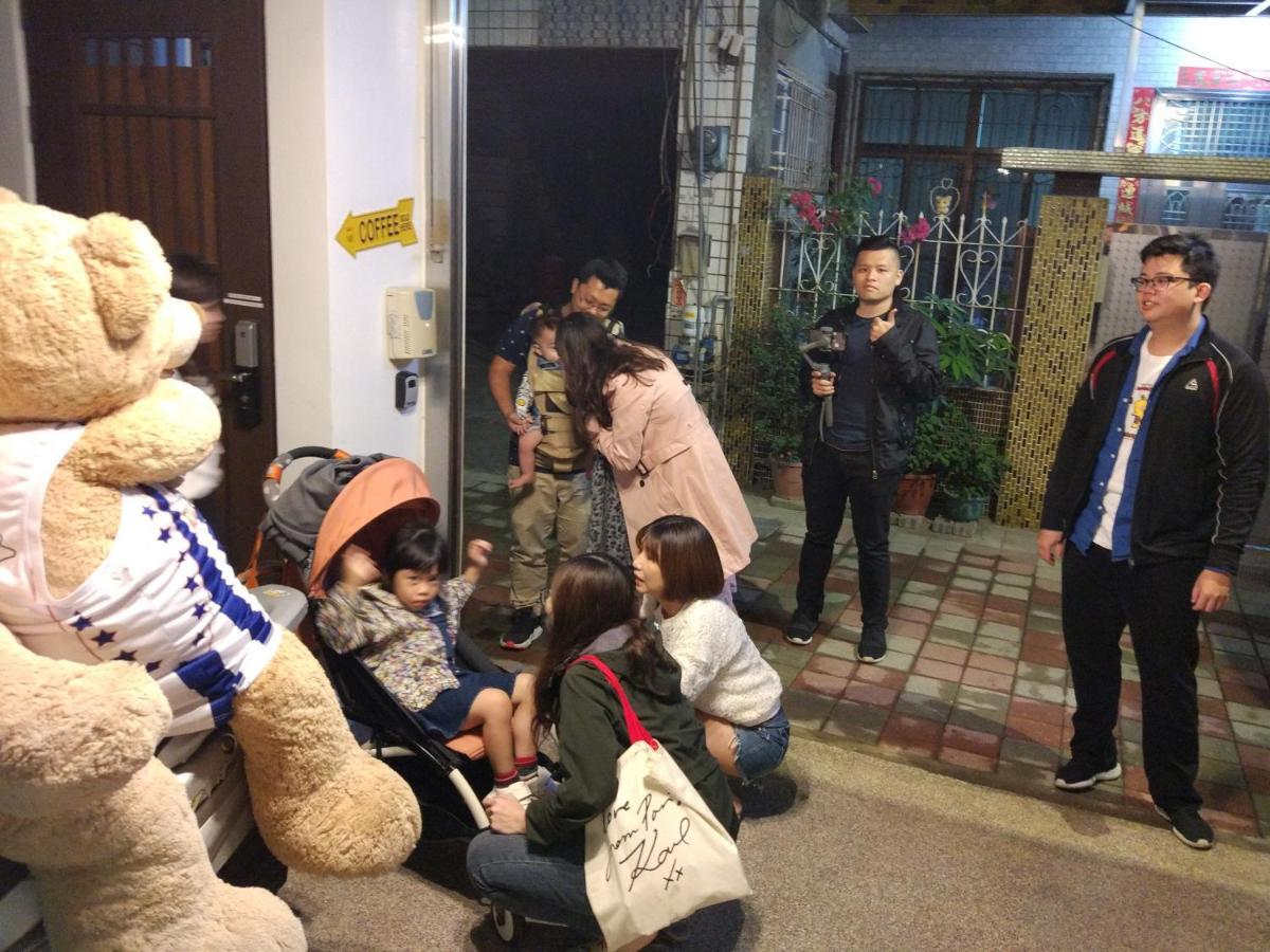 Ostello Mydeer Backpacker Tainan Esterno foto